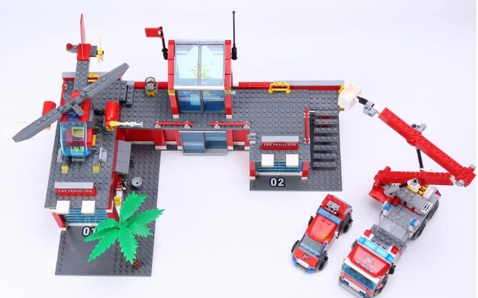 Estação de bombeiros estilo lego minecraft-774 Peças